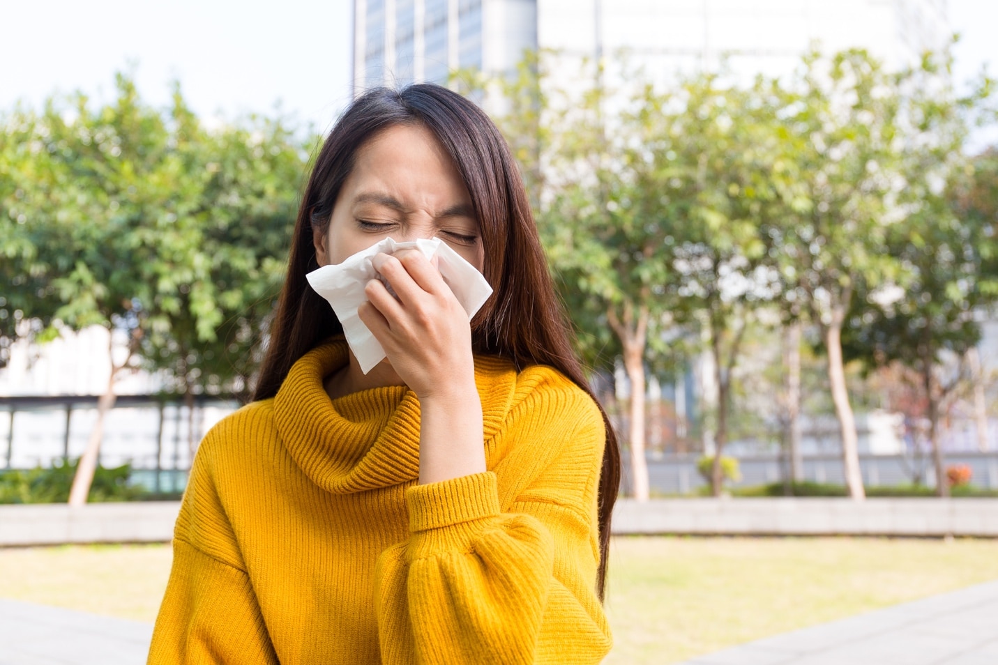 lady with sinusitis